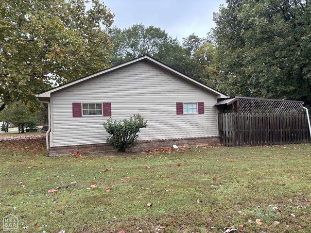 109 N Lakeside Lane, Newport, AR 72112