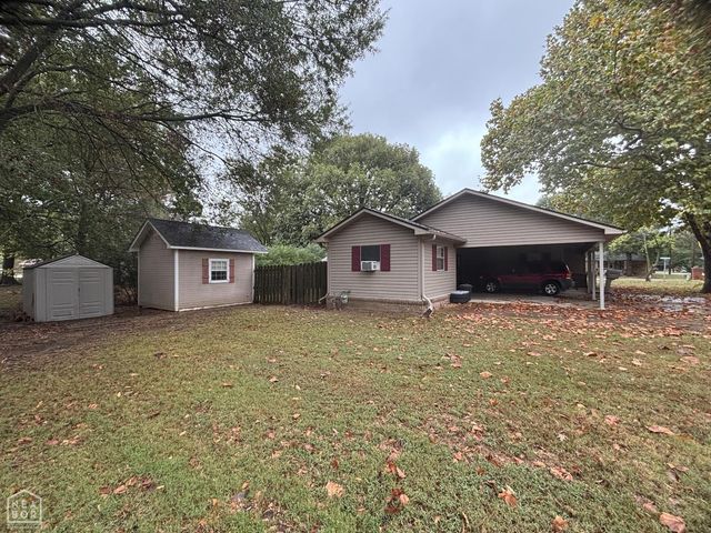 109 N Lakeside Lane, Newport, AR 72112