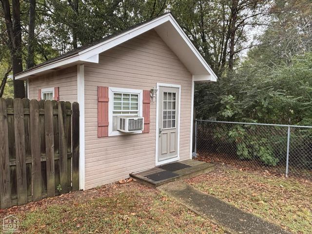 109 N Lakeside Lane, Newport, AR 72112