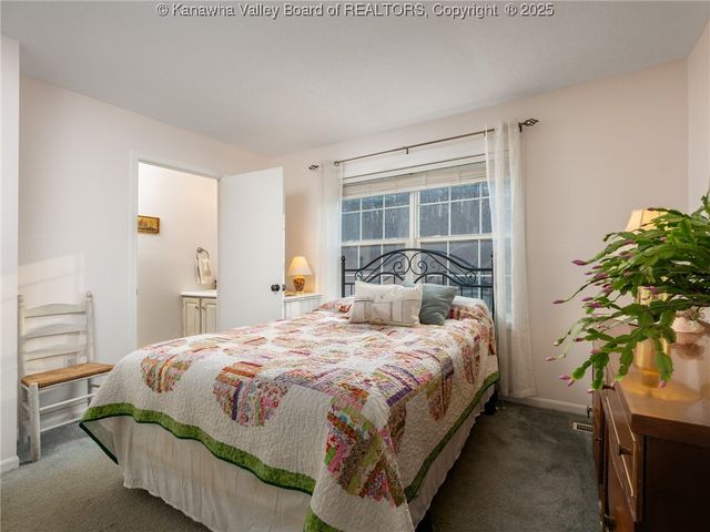 118 Deer Valley Drive, Hurricane, WV 25526