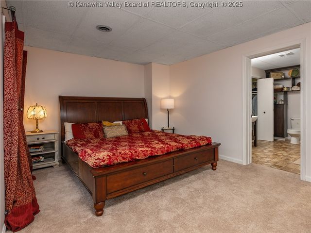 118 Deer Valley Drive, Hurricane, WV 25526