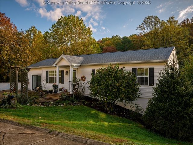118 Deer Valley Drive, Hurricane, WV 25526