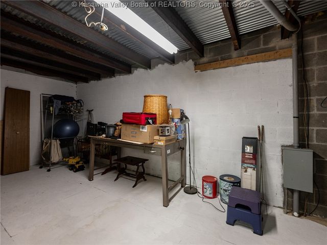 118 Deer Valley Drive, Hurricane, WV 25526