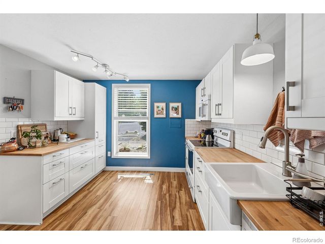 1185 Bear Mountain Drive B, Boulder, CO 80305