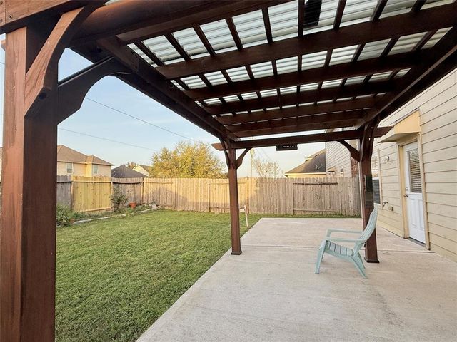 2042 Nichole Woods Drive, Houston, TX 77047