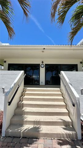 330 SE 20th Ave 303, Deerfield Beach, FL 33441