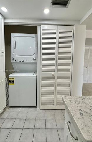 330 SE 20th Ave 303, Deerfield Beach, FL 33441