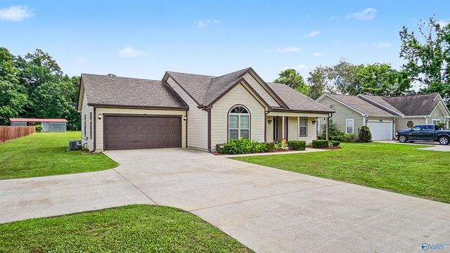 15530 Curtis Lane, Athens, AL 35611