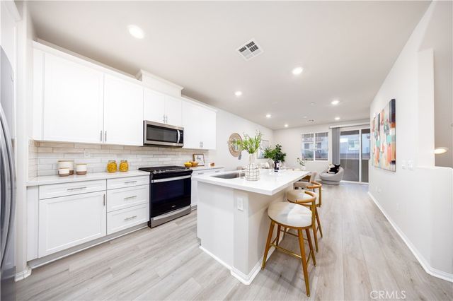 2715 Erebus Ct, Pomona, CA 91767