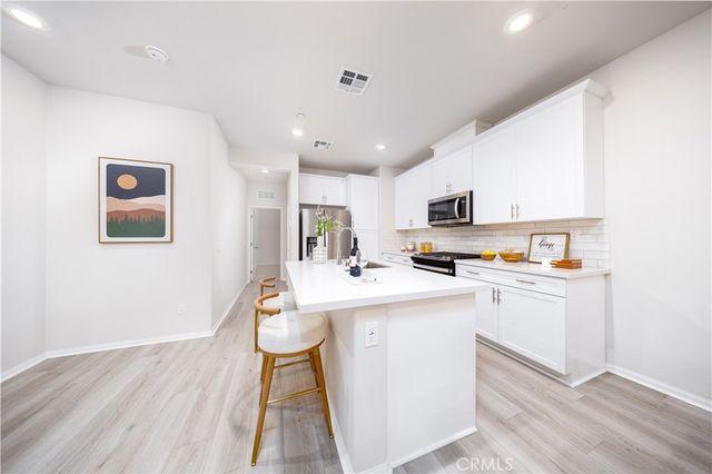 2715 Erebus Ct, Pomona, CA 91767