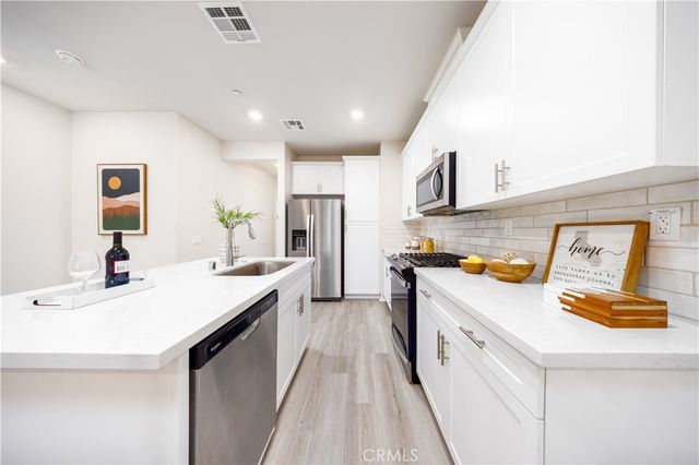 2715 Erebus Ct, Pomona, CA 91767