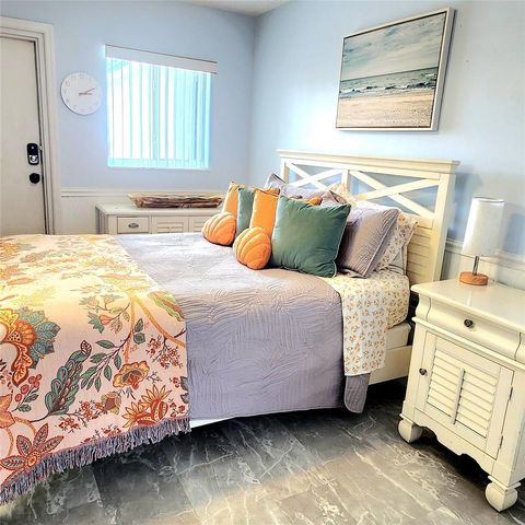 800 BAYWAY BOULEVARD 28, Clearwater Beach, FL 33767