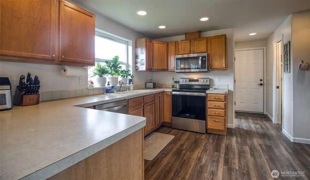 603 Troon Avenue, Cosmopolis, WA 98537