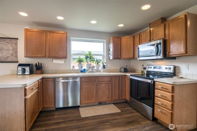 603 Troon Avenue, Cosmopolis, WA 98537