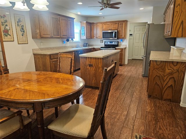 4919 Saddlehorn Drive, Arlington, TX 76017