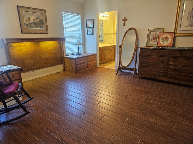 4919 Saddlehorn Drive, Arlington, TX 76017