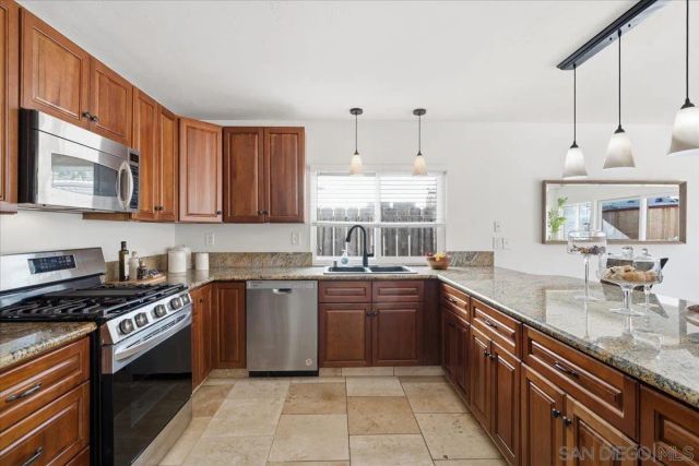8611 Ara Pl, San Diego, CA 92126