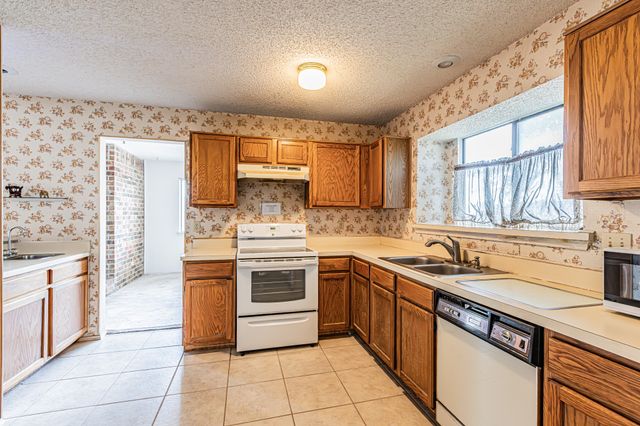 6413 Landview Drive, Fort Worth, TX 76133