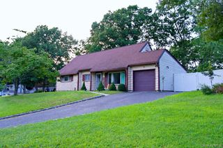 9 Hudson Street, Coram, NY 11727