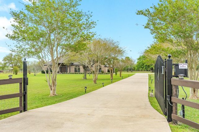 20111 Fm 523, Angleton, TX 77515