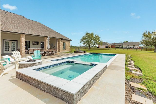 20111 Fm 523, Angleton, TX 77515