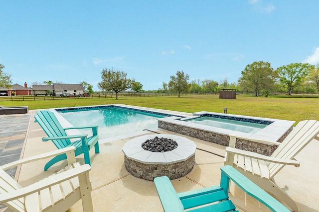 20111 Fm 523, Angleton, TX 77515