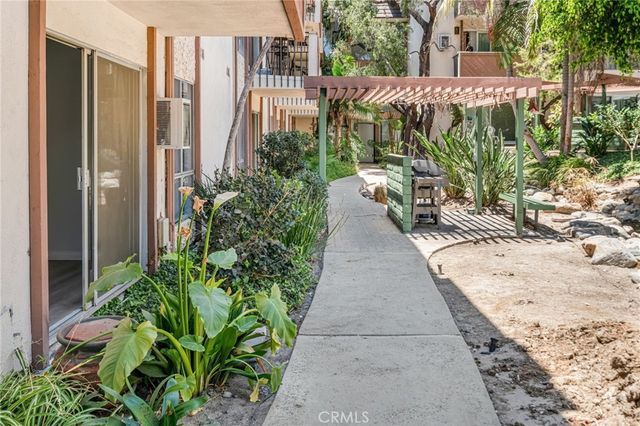 5585 E Pacific Coast Highway 171, Long Beach, CA 90804