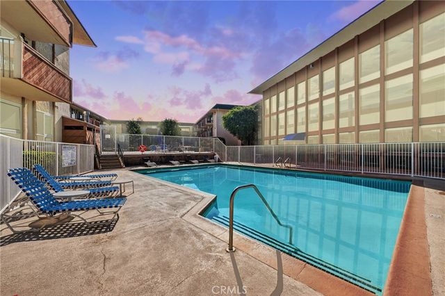 5585 E Pacific Coast Highway 171, Long Beach, CA 90804