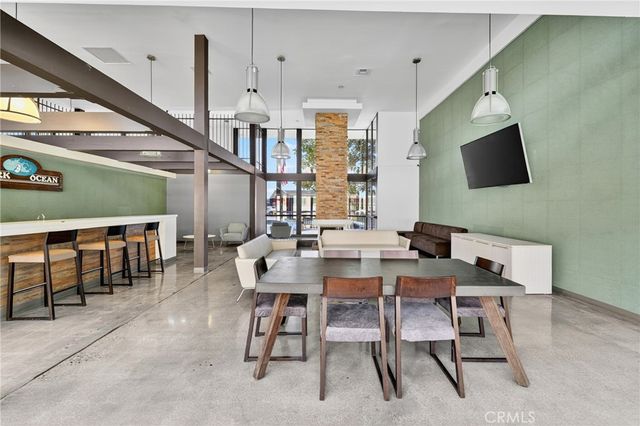 5585 E Pacific Coast Highway 171, Long Beach, CA 90804