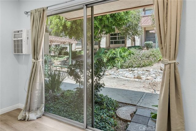 5585 E Pacific Coast Highway 171, Long Beach, CA 90804