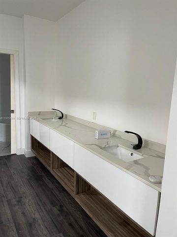 10750 NW 66th St 411, Doral, FL 33178