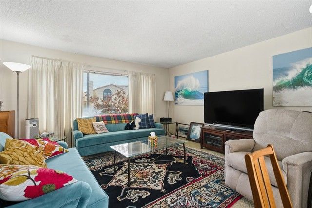 429 Carnation Avenue, Corona Del Mar (newport Beach), CA 92625