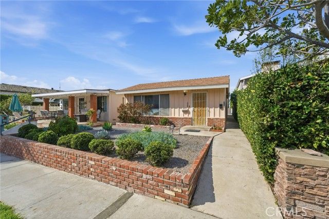 429 Carnation Avenue, Corona Del Mar (newport Beach), CA 92625