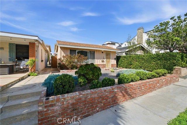 429 Carnation Avenue, Corona Del Mar (newport Beach), CA 92625
