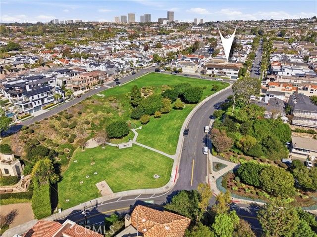 429 Carnation Avenue, Corona Del Mar (newport Beach), CA 92625