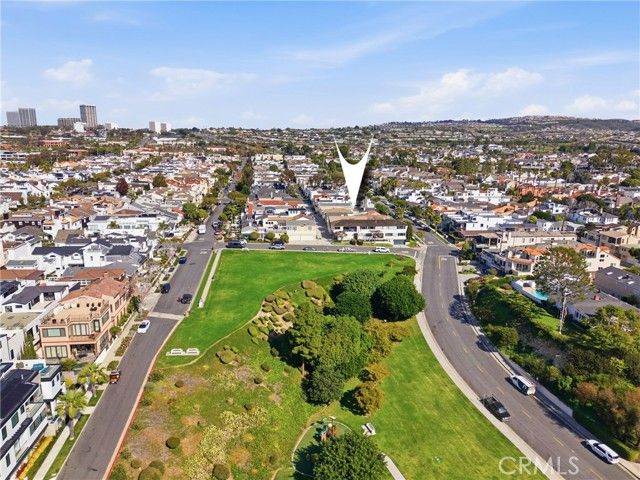 429 Carnation Avenue, Corona Del Mar (newport Beach), CA 92625