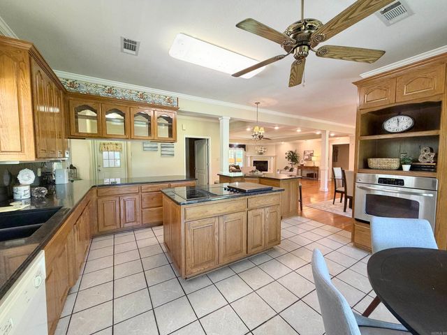 201 Green Willow Lane, Hot Springs, AR 71913