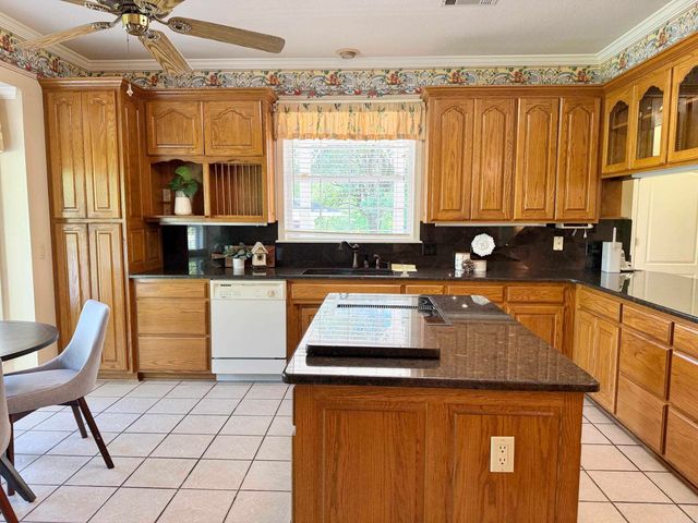 201 Green Willow Lane, Hot Springs, AR 71913