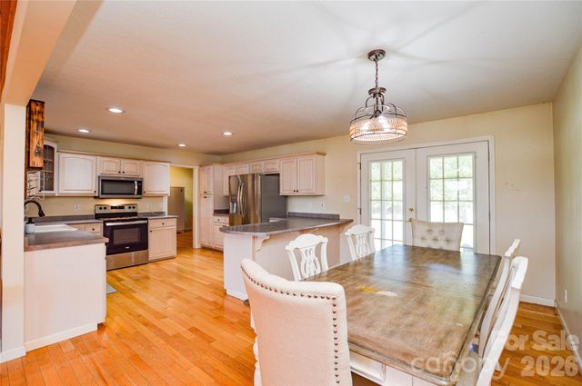 365 Wildlife Club Lane, Taylorsville, NC 28681