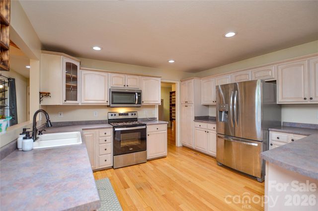 365 Wildlife Club Lane, Taylorsville, NC 28681