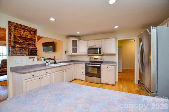 365 Wildlife Club Lane, Taylorsville, NC 28681