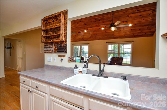 365 Wildlife Club Lane, Taylorsville, NC 28681