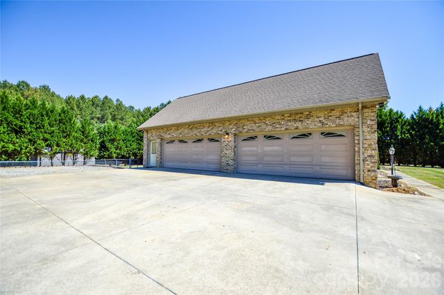 365 Wildlife Club Lane, Taylorsville, NC 28681