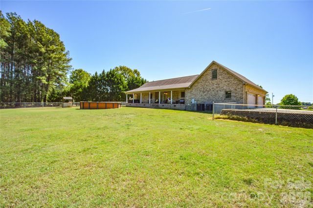 365 Wildlife Club Lane, Taylorsville, NC 28681