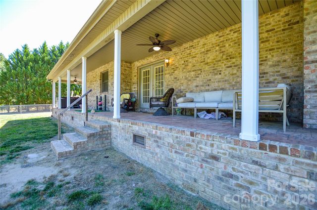 365 Wildlife Club Lane, Taylorsville, NC 28681
