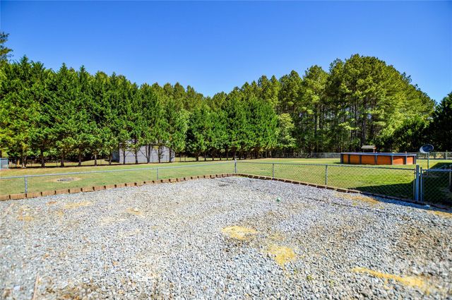 365 Wildlife Club Lane, Taylorsville, NC 28681