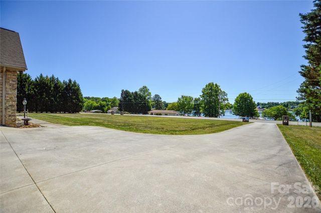365 Wildlife Club Lane, Taylorsville, NC 28681