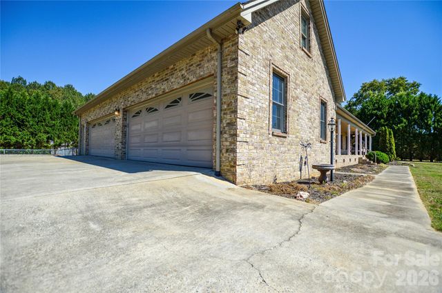 365 Wildlife Club Lane, Taylorsville, NC 28681