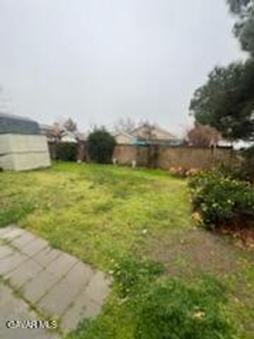 2500 Topaz Lane, Lancaster, CA 93535