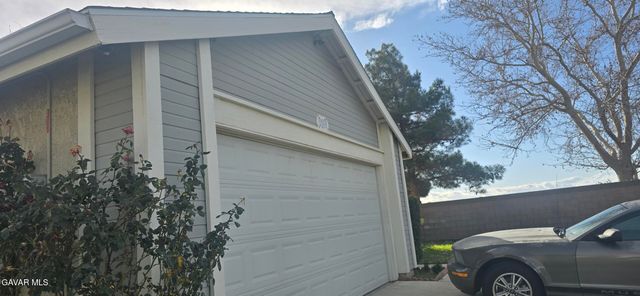 2500 Topaz Lane, Lancaster, CA 93535